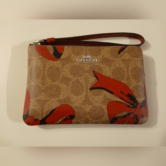 Coach NWT Tan Wristlet with Large Pink Bows - Picture 3 of 7